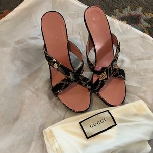 🔥SEND OFFERS🔥Vintage Gucci heels